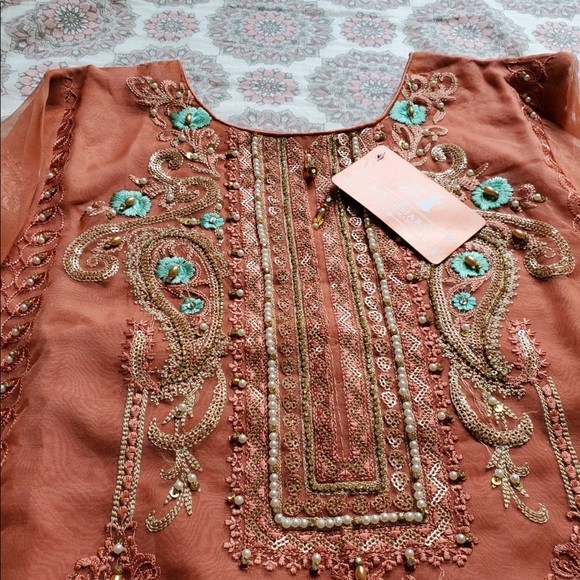 Gorgeous two piece Salwar kameez - Picture 2 of 11